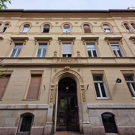 Artlovers' Flat - Kazinczy Street Budapest Esterno foto